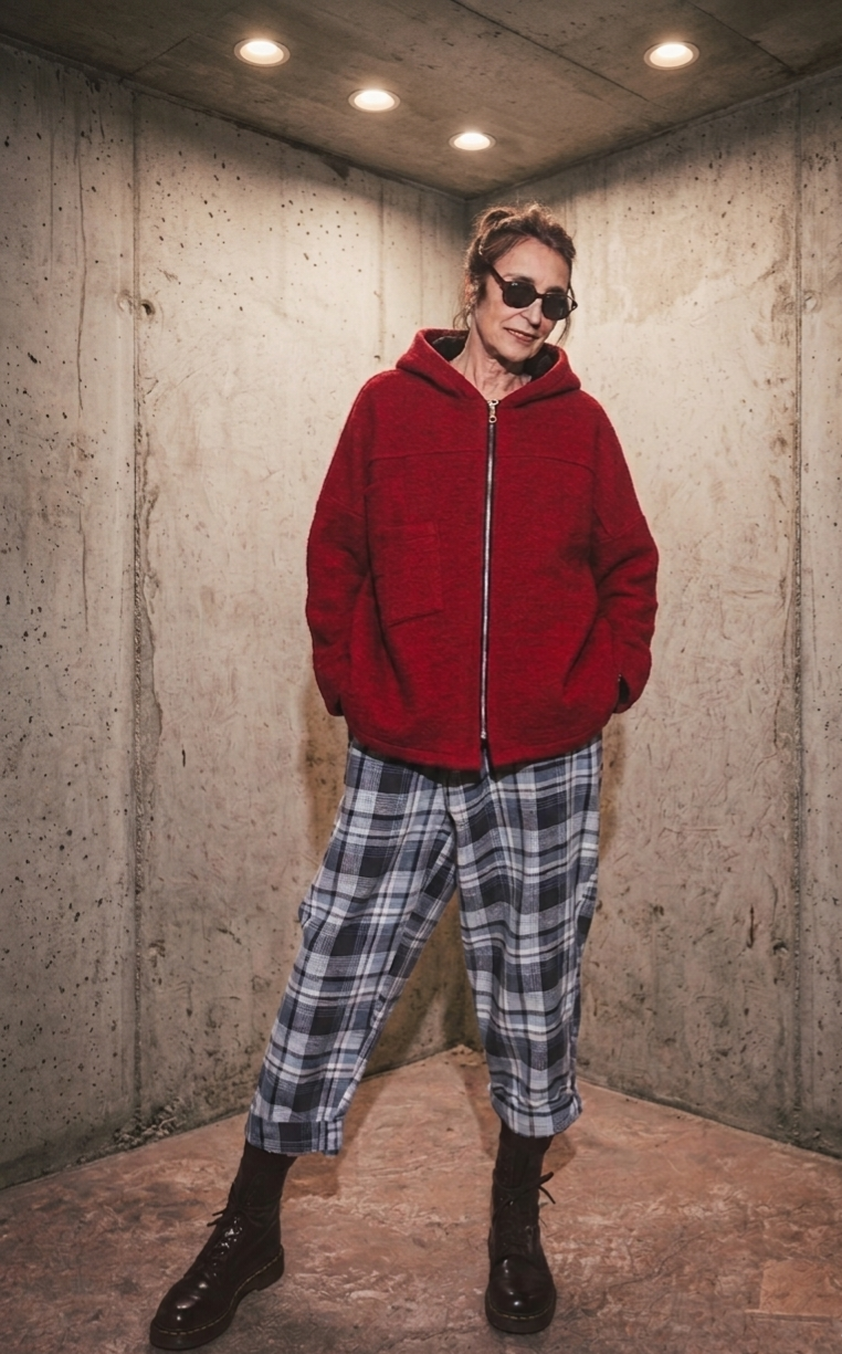 CHAQUETA OVERSIZE DE LANA CON CAPUCHA
